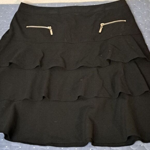 Larry Levine black ruffle skirt size 12 - Picture 1 of 4
